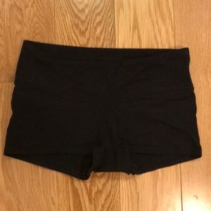 Lululemon short tight black spandex shorts